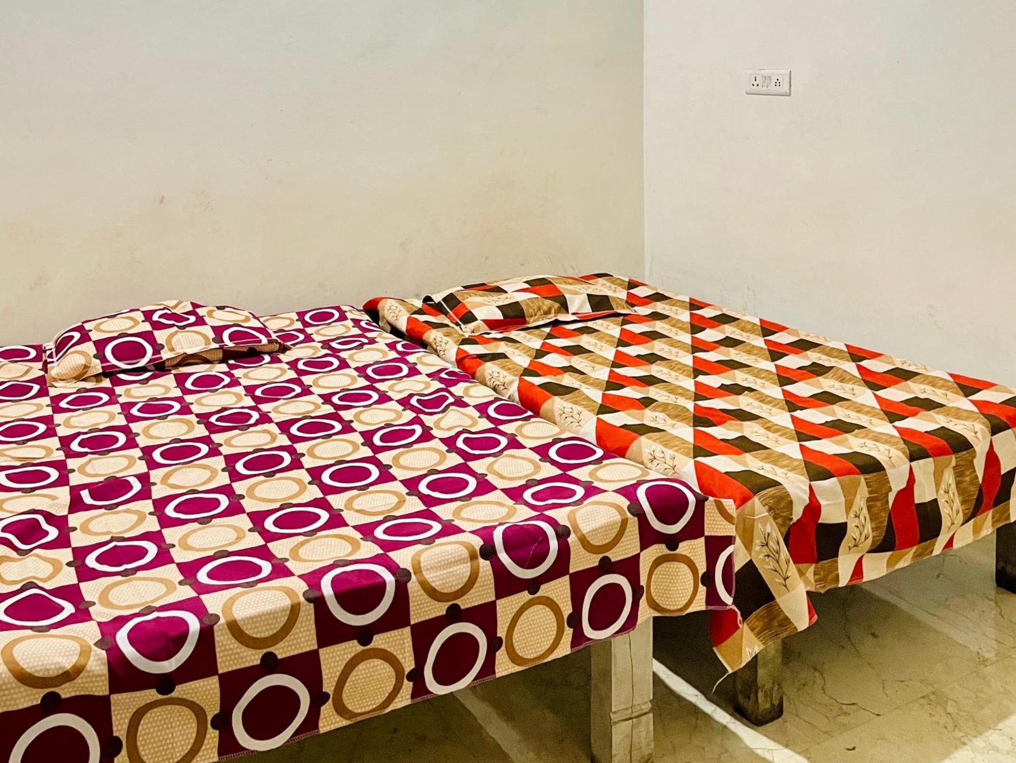 Om Sai Guest House พาราณสี ภายนอก รูปภาพ
